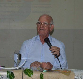 Professor José Pires foi um dos fundadores da Secção Brasil da Afirse. Ele trabalha com temáticas da Educação há mais de 40 anos